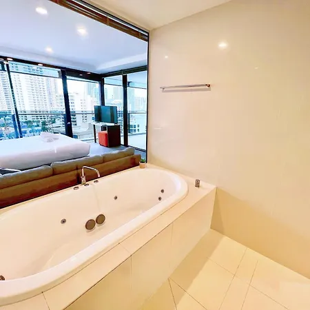 Circle On Cavill Surfers Paradise Apartments-Holiday Paradise Gold Coast Room photo