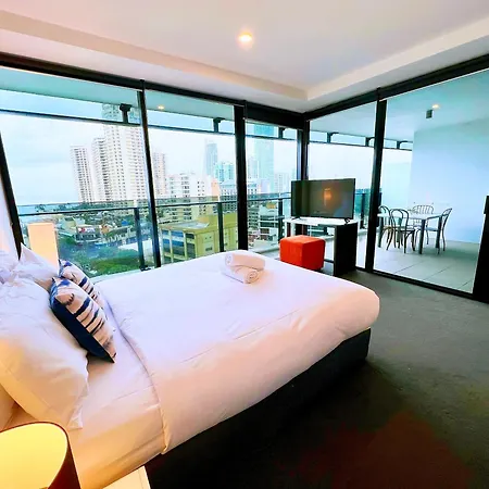 Circle On Cavill Surfers Paradise Apartments-Holiday Paradise Gold Coast Room photo