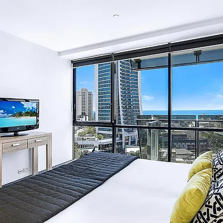 Circle On Cavill Surfers Paradise Apartments-Holiday Paradise Gold Coast Room photo